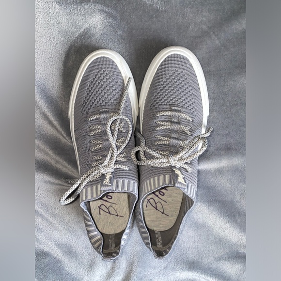 Blowfish Malibu Snickers in Gray color. - Picture 5 of 12